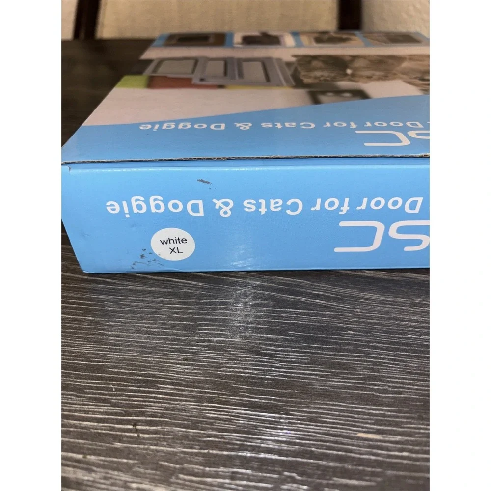 CEESC Extra Large Cat Door (Outer Size 11